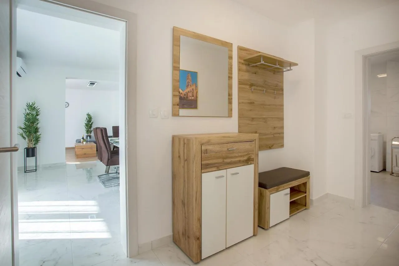 Apartment Radman Split 0*,  Croatia